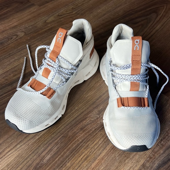 ON Running Cloudnova Women Running Shoes - Picture 3 of 12